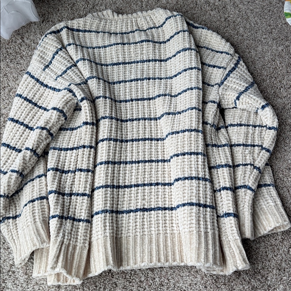 Pink Lily velvety sweater